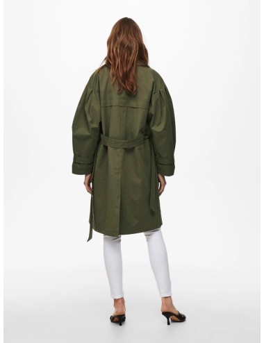 Gabardina estilo trench...