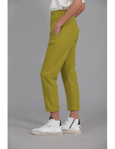 Pantalón crep jogger parche...