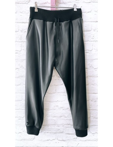 Pantalon jogger efecto piel...