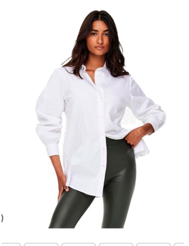 Camisa basic blanca larga...