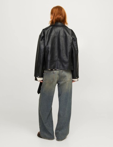 Biker oversize efecto piel...