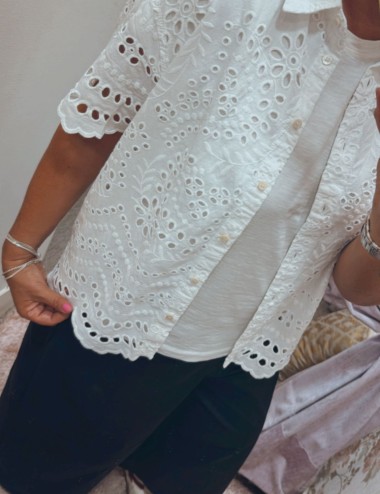Camisa crop troquelada Onlnew