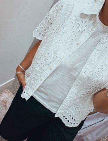 Camisa crop troquelada Onlnew